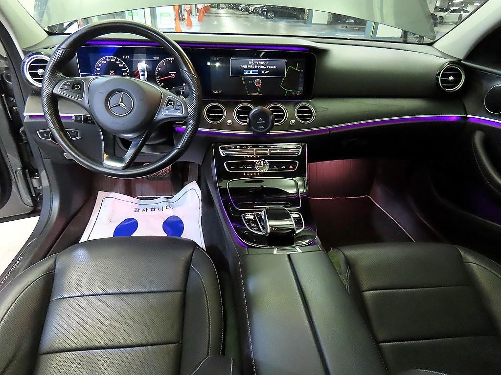 벤츠 E 클래스 E-클래스 W213 E300 4MATIC 아방가르드 이미지 10