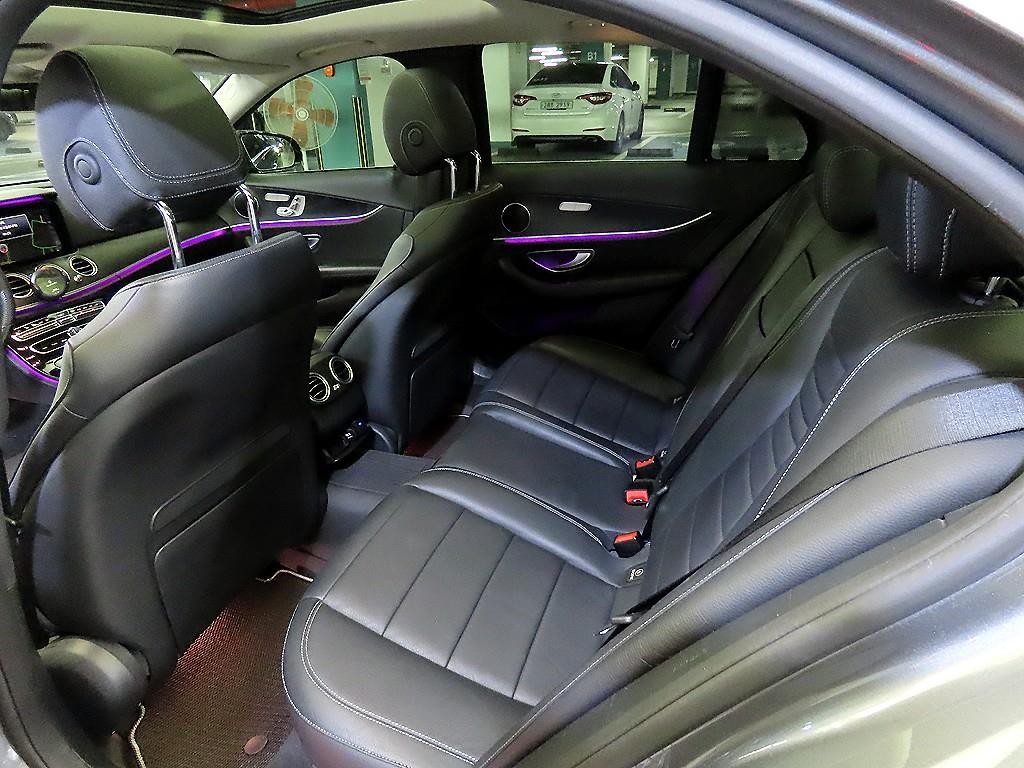 벤츠 E 클래스 E-클래스 W213 E300 4MATIC 아방가르드 이미지 7