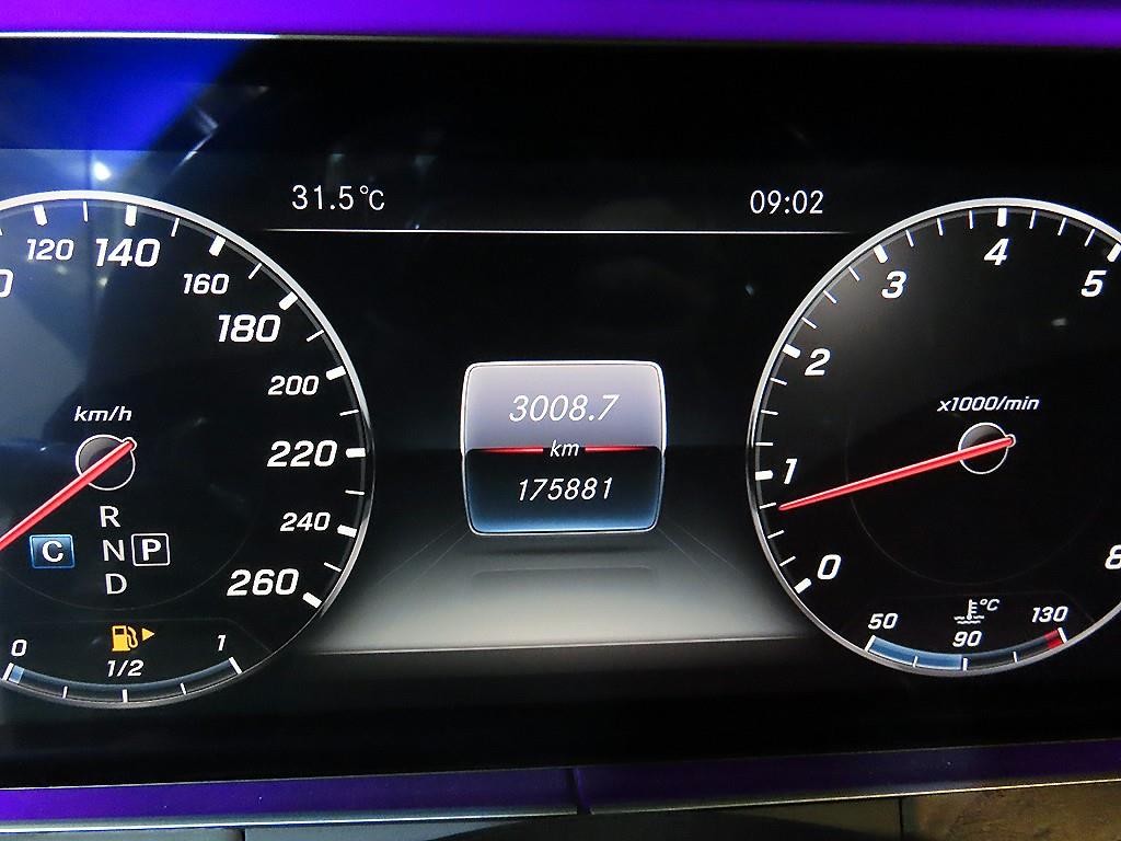 벤츠 E 클래스 E-클래스 W213 E300 4MATIC 아방가르드 이미지 9