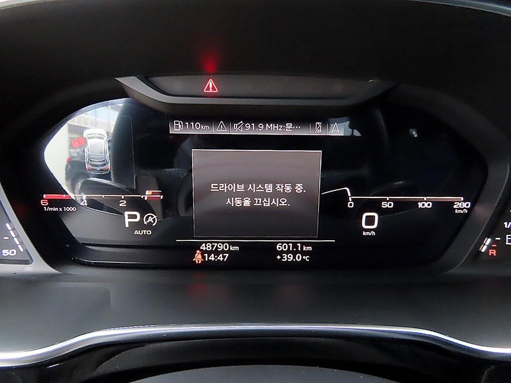 아우디 Q3 Q3 (F3) 35 TDI 스포트백 프리미엄 이미지 10