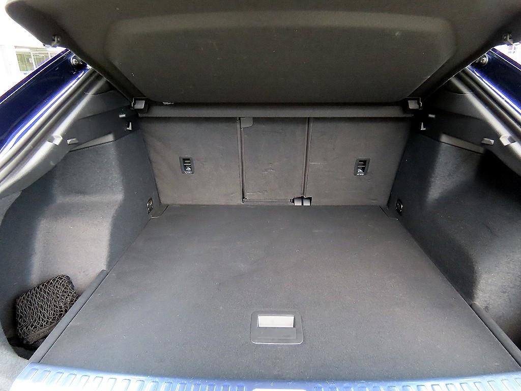 아우디 Q3 Q3 (F3) 35 TDI 스포트백 프리미엄 이미지 17