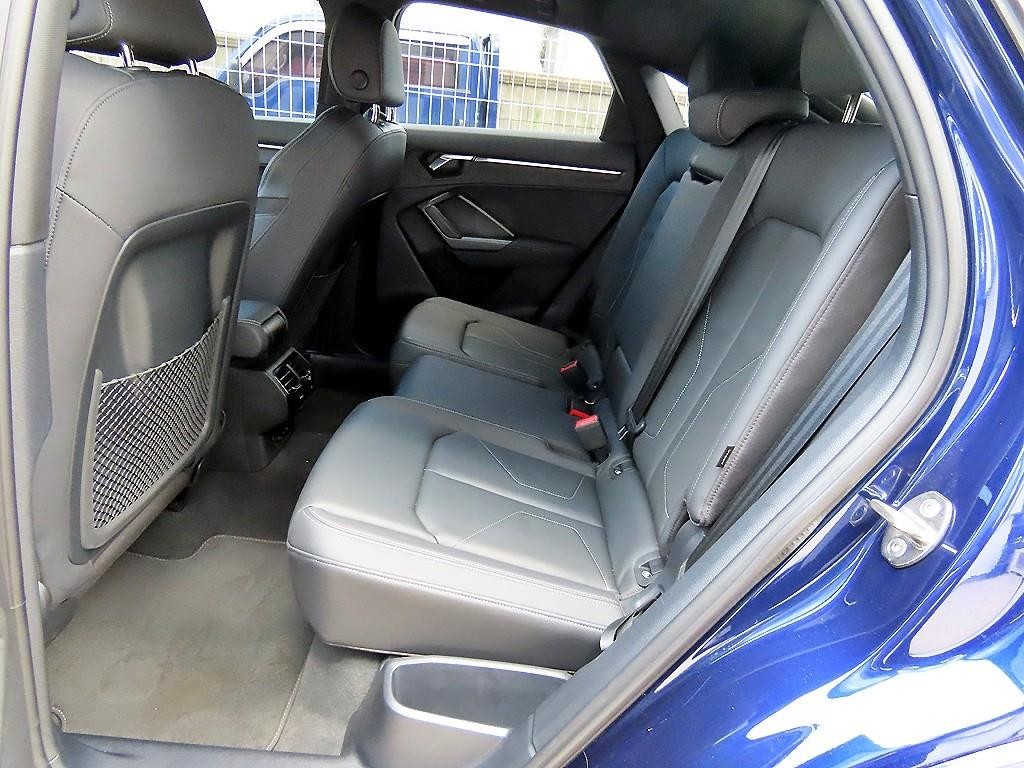 아우디 Q3 Q3 (F3) 35 TDI 스포트백 프리미엄 이미지 6