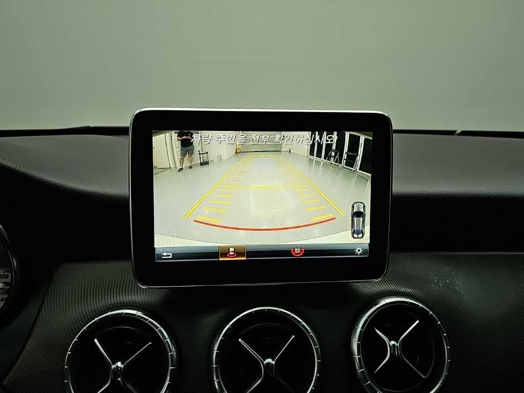 벤츠 CLA 클래스 CLA클래스 CLA 200d 4MATIC 이미지 15
