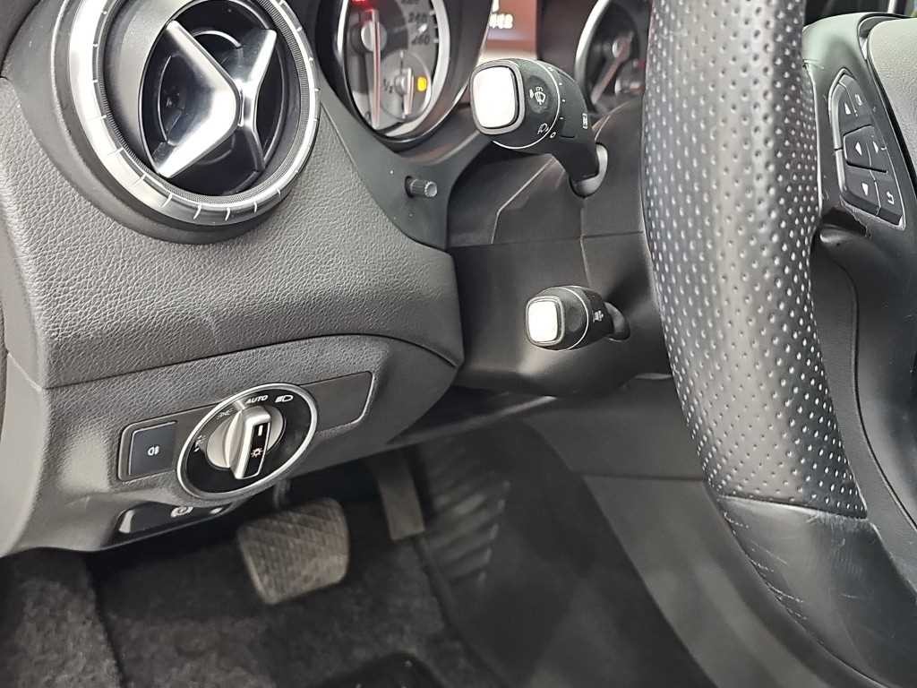벤츠 CLA 클래스 CLA클래스 CLA 200d 4MATIC 이미지 17