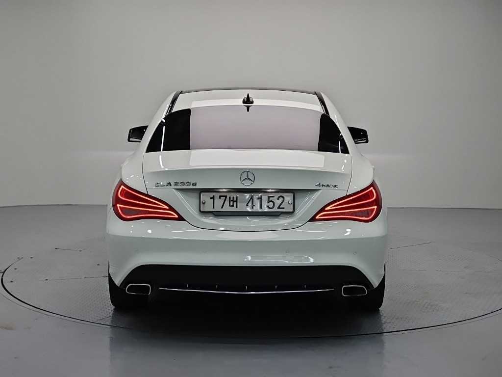 벤츠 CLA 클래스 CLA클래스 CLA 200d 4MATIC 이미지 2