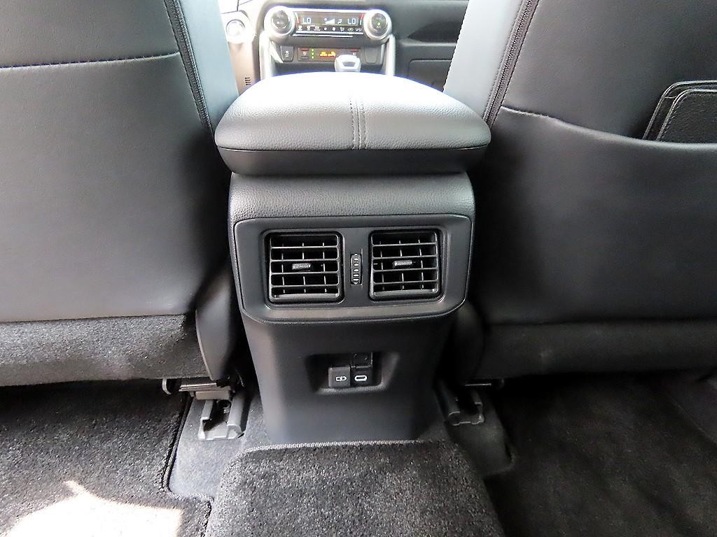 토요타 라브4 RAV4(5세대) 2.5 4WD 하이브리드 LTD 이미지 15