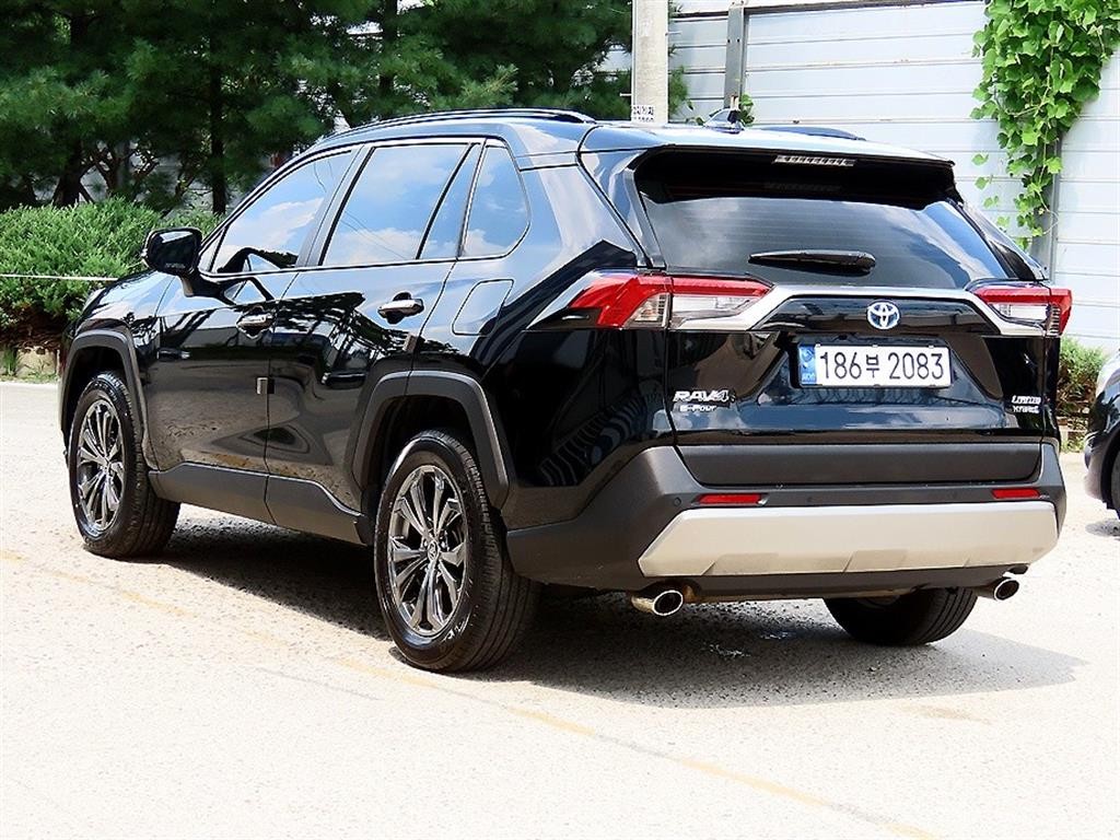 토요타 라브4 RAV4(5세대) 2.5 4WD 하이브리드 LTD 이미지 3