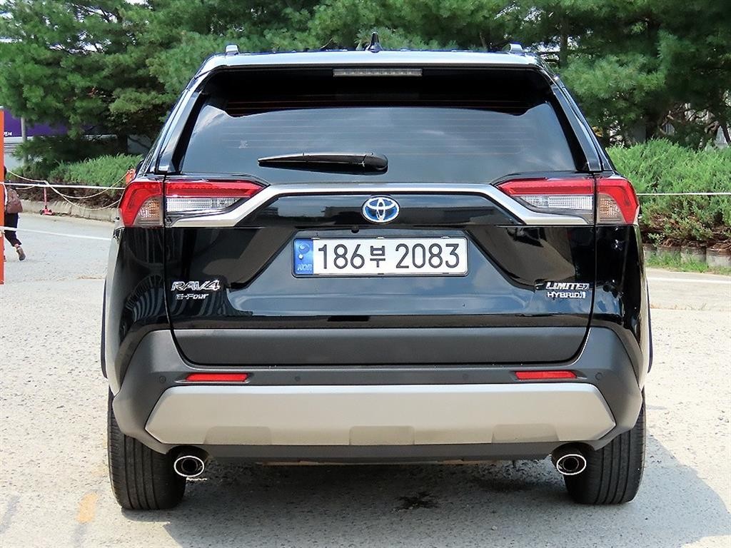 토요타 라브4 RAV4(5세대) 2.5 4WD 하이브리드 LTD 이미지 4