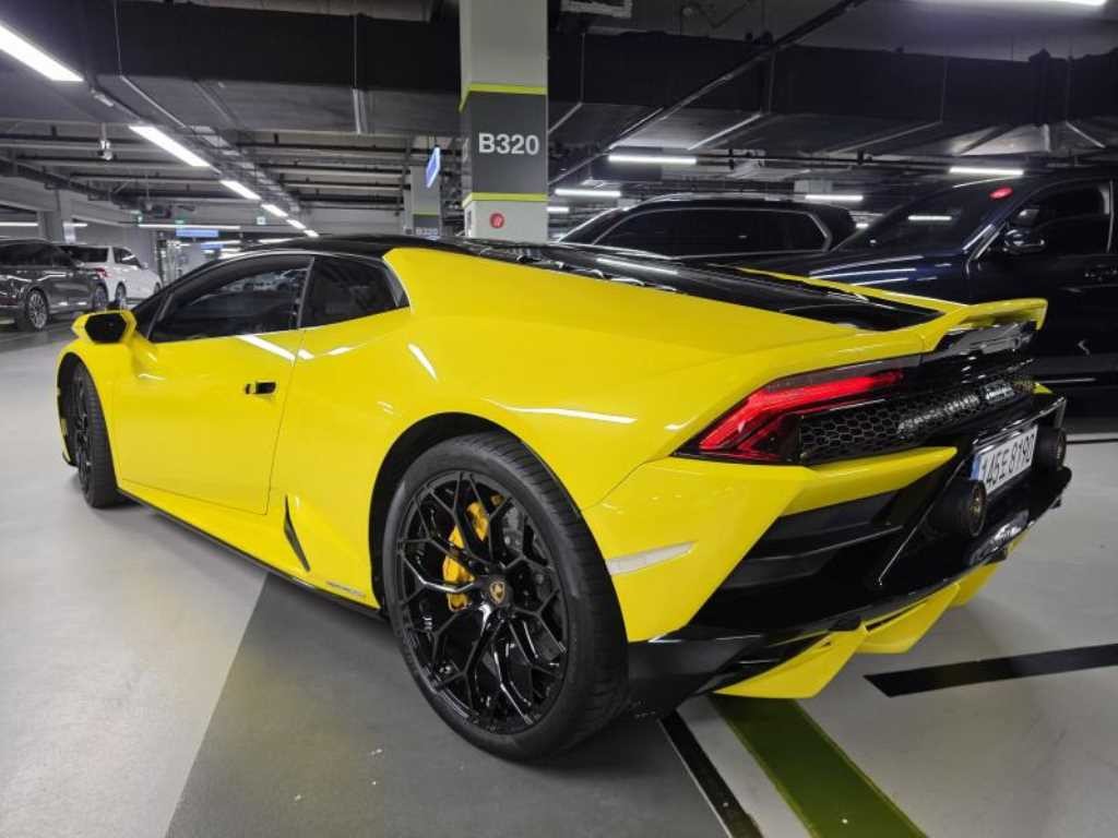 람보르기니 우라칸 LP640-4 에보 이미지 2