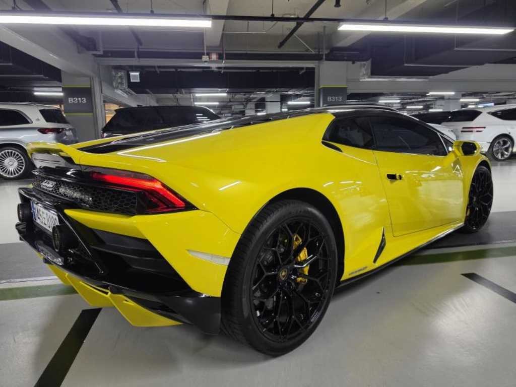 람보르기니 우라칸 LP640-4 에보 이미지 3