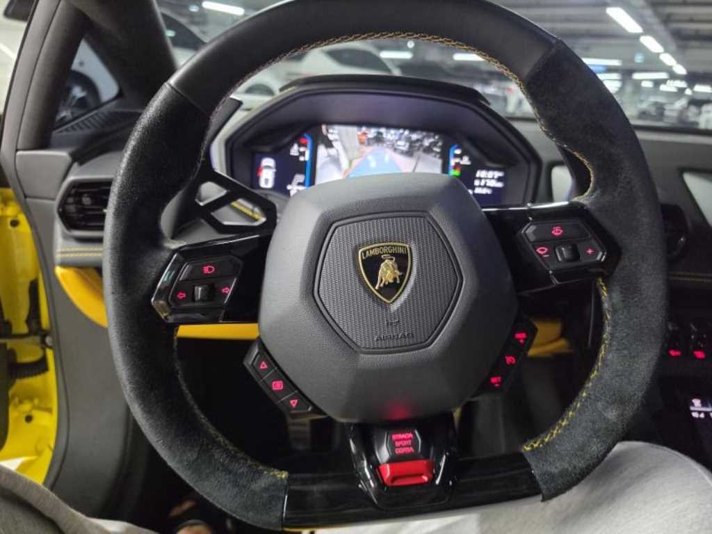 람보르기니 우라칸 LP640-4 에보 이미지 9