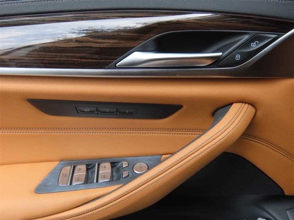 BMW 5시리즈 5시리즈 (G30) 520i M 스포츠 이미지 12
