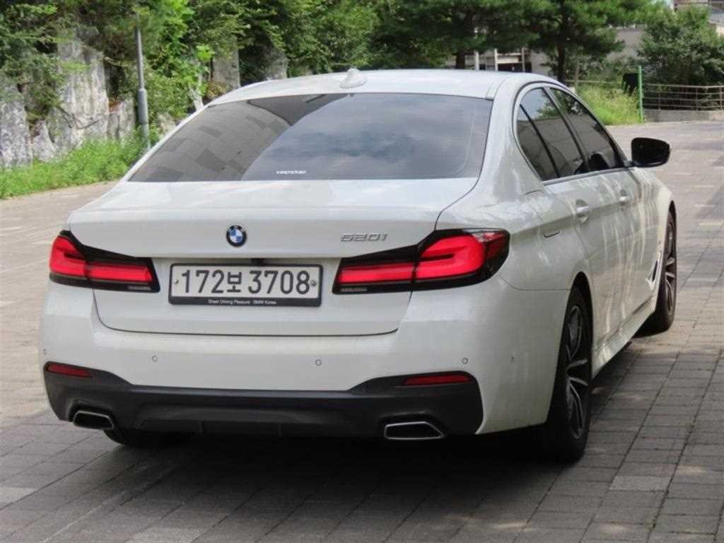 BMW 5시리즈 5시리즈 (G30) 520i M 스포츠 이미지 3
