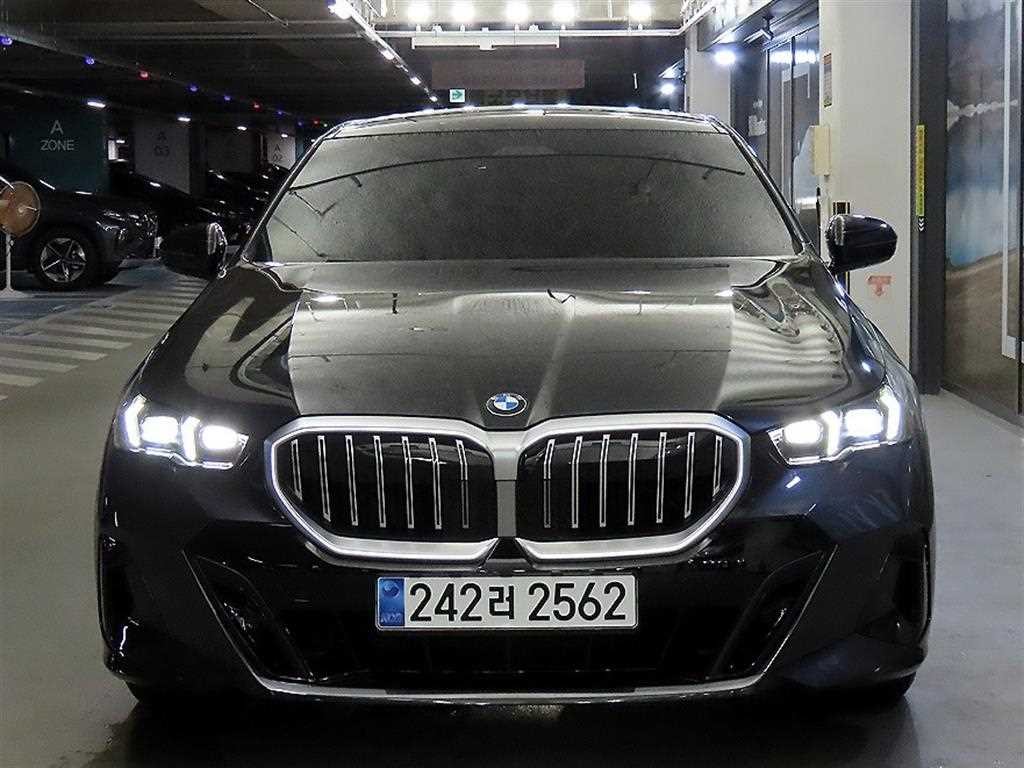 BMW 5시리즈 5시리즈 (G60) 520i M 스포츠 이미지 2