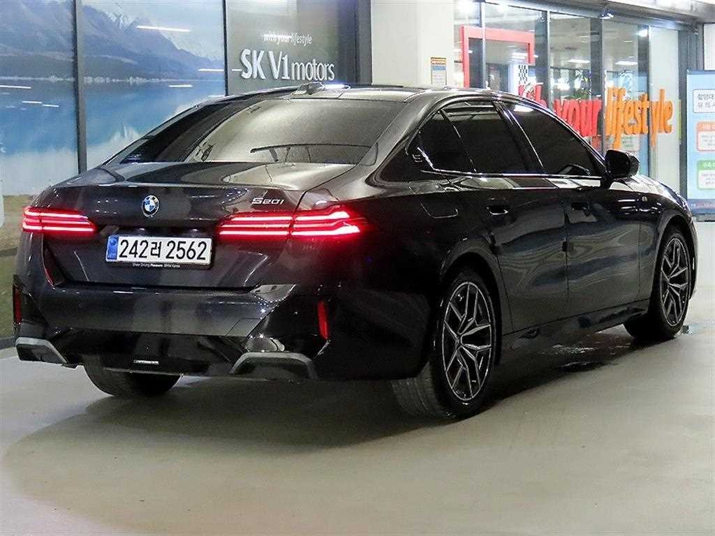 BMW 5시리즈 5시리즈 (G60) 520i M 스포츠 이미지 4