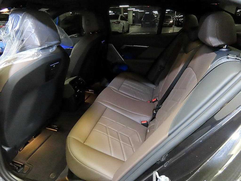BMW 5시리즈 5시리즈 (G60) 520i M 스포츠 이미지 7