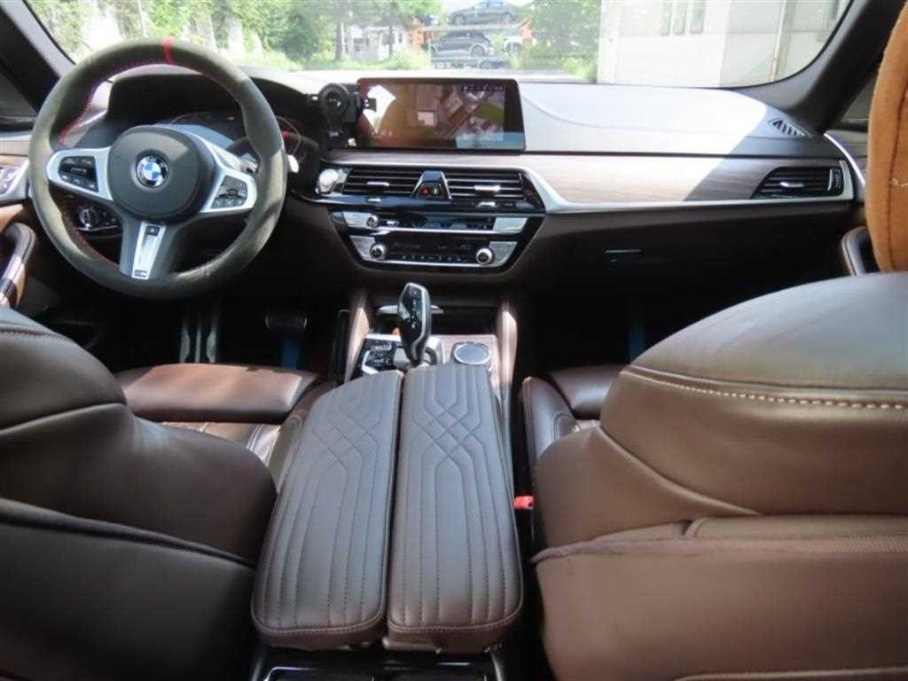 BMW 5시리즈 5시리즈 (G30) 520i M 스포츠 이미지 15