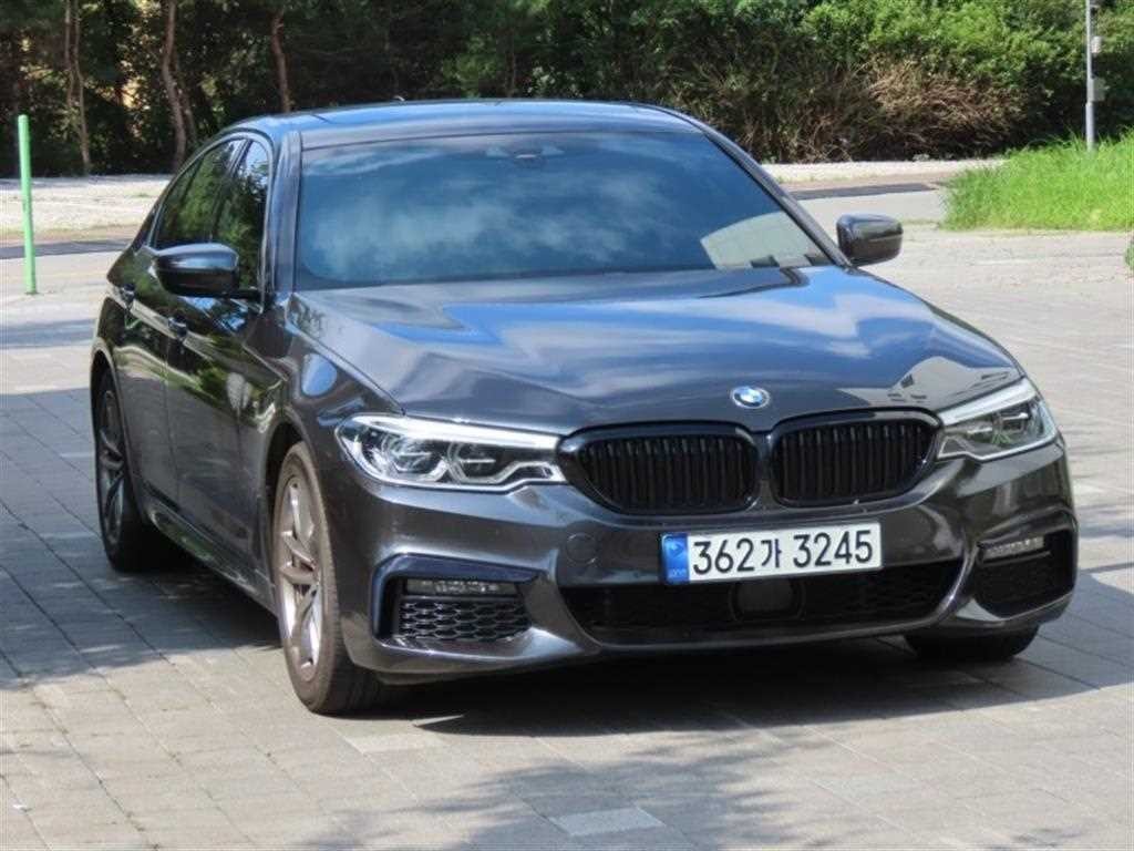BMW 5시리즈 5시리즈 (G30) 520i M 스포츠 이미지 2