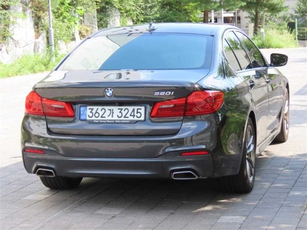 BMW 5시리즈 5시리즈 (G30) 520i M 스포츠 이미지 3