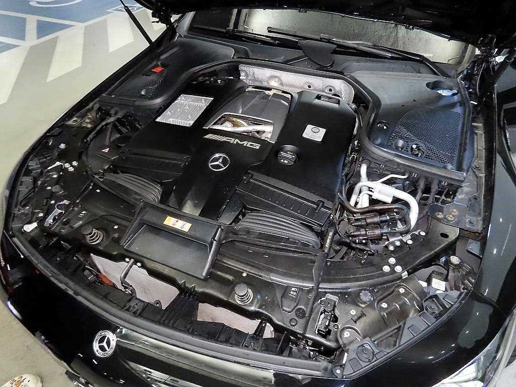 벤츠 AMG GT 4도어 63 S 4MATIC+ 이미지 19