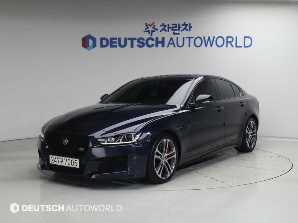 재규어 XE 3.0 SC S 이미지 1