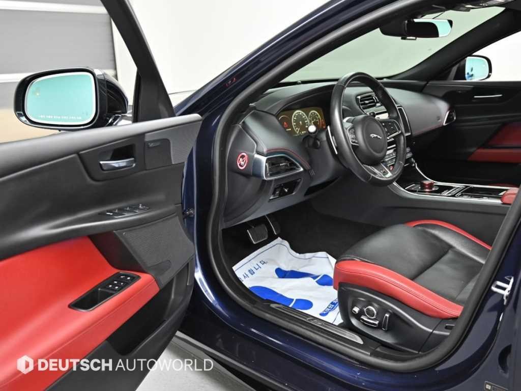 재규어 XE 3.0 SC S 이미지 11
