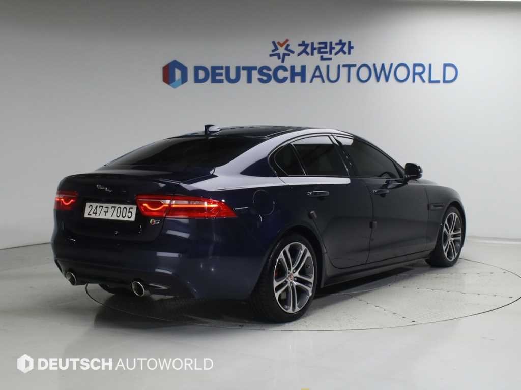 재규어 XE 3.0 SC S 이미지 2