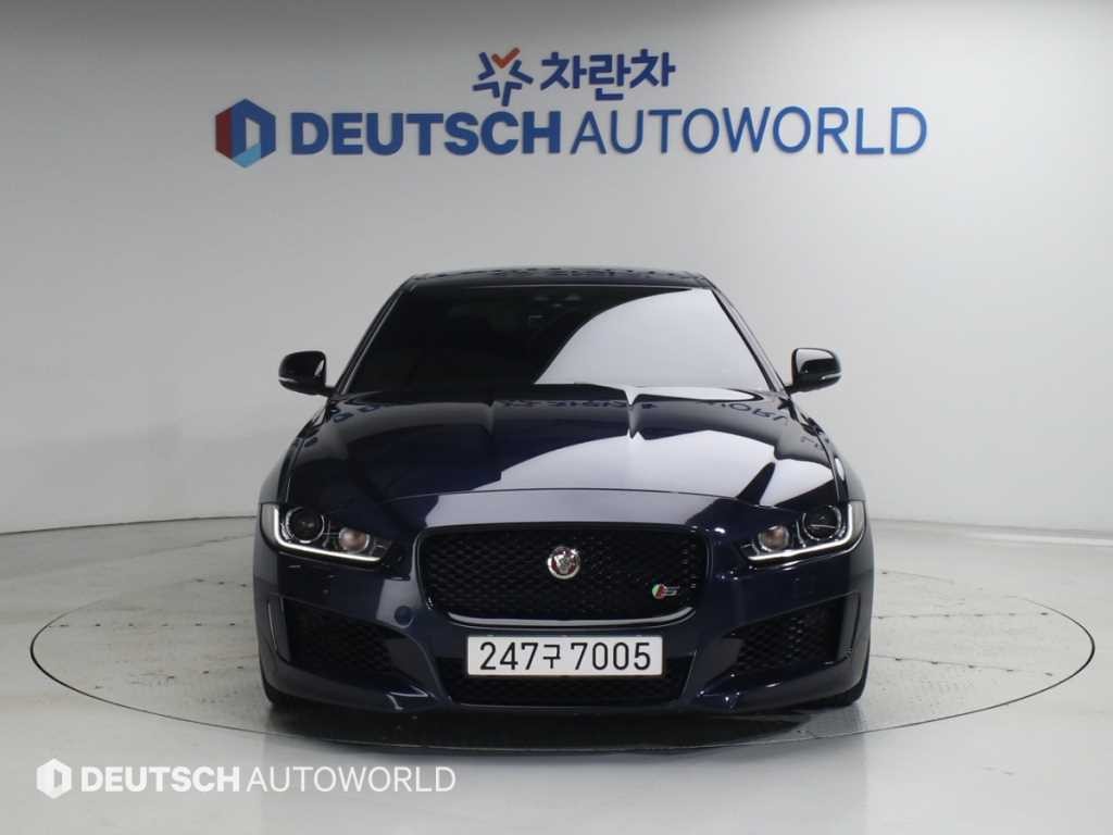 재규어 XE 3.0 SC S 이미지 3