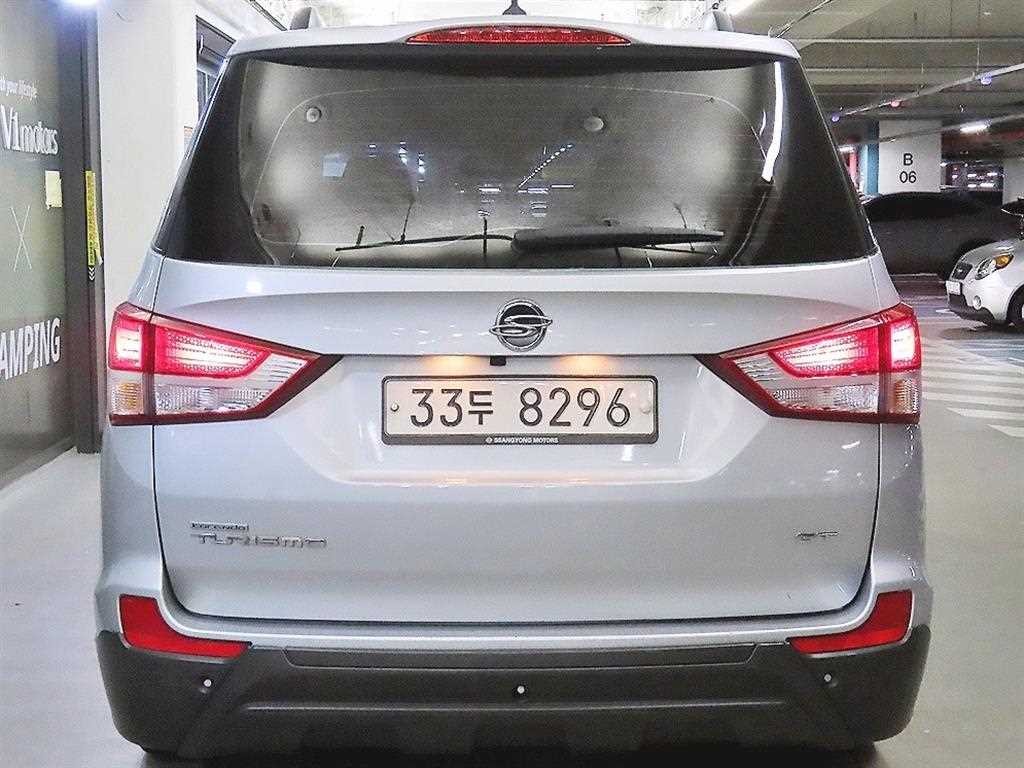 KG모빌리티(쌍용) 코란도 코란도투리스모 4WD GT 9인승 이미지 5