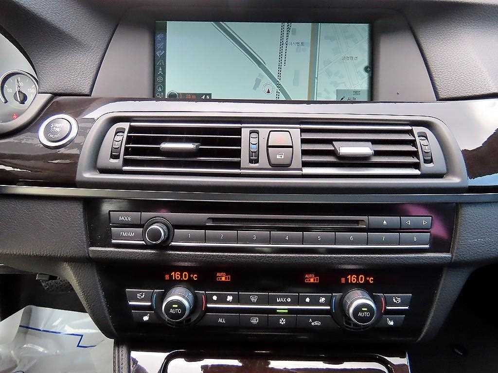 BMW 5시리즈 5시리즈 (F10) 520d 이미지 14