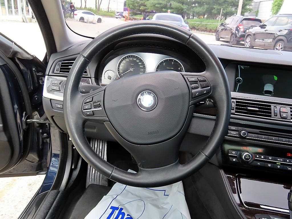 BMW 5시리즈 5시리즈 (F10) 520d 이미지 8