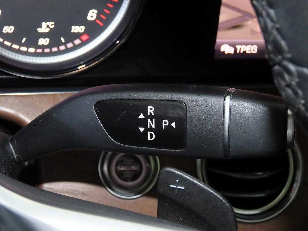 벤츠 E 클래스 E-클래스 W213 E220d 4MATIC 익스클루시브 이미지 13