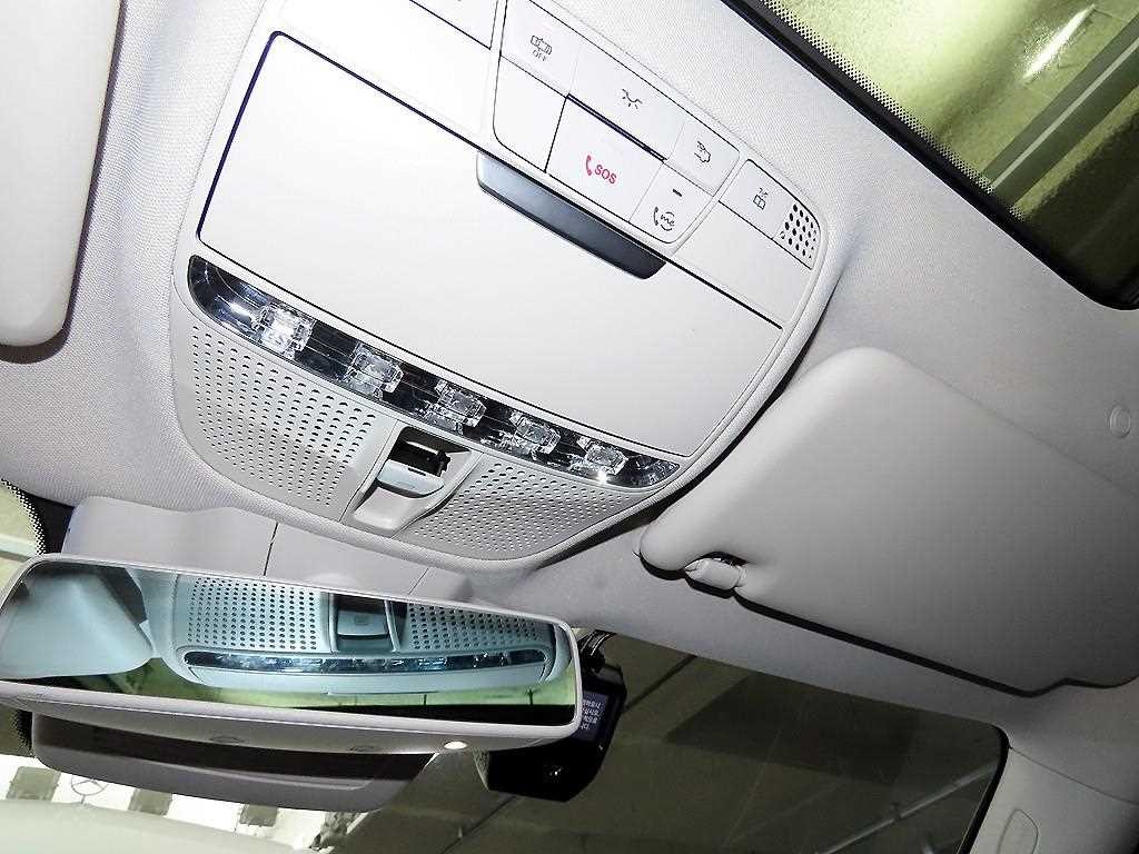 벤츠 E 클래스 E-클래스 W213 E220d 4MATIC 익스클루시브 이미지 16