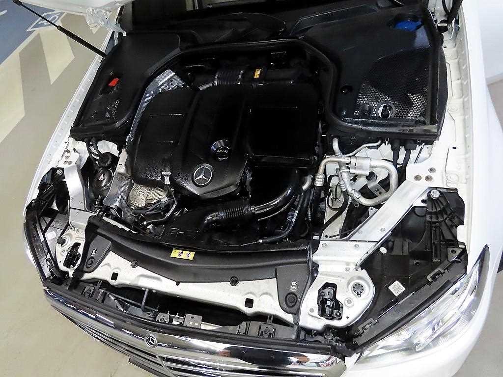 벤츠 E 클래스 E-클래스 W213 E220d 4MATIC 익스클루시브 이미지 19