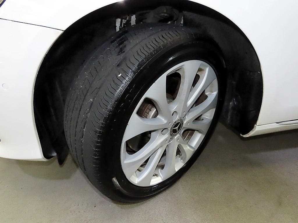 벤츠 E 클래스 E-클래스 W213 E220d 4MATIC 익스클루시브 이미지 20