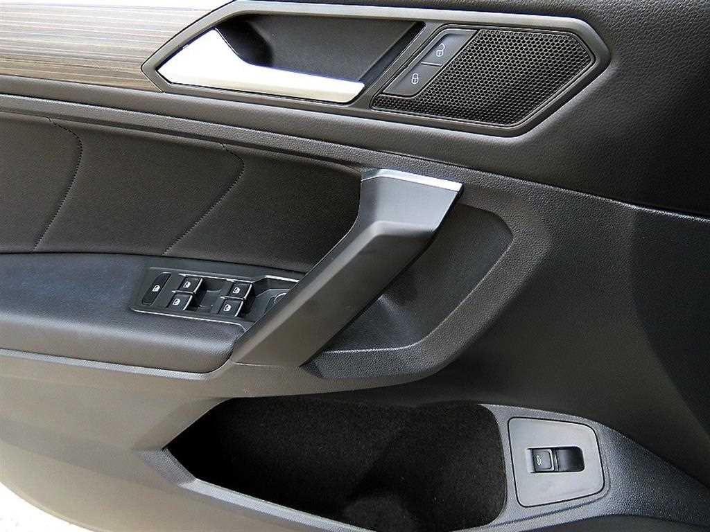 폭스바겐 티구안 티구안 올스페이스 2.0 TSI 프레스티지 이미지 12
