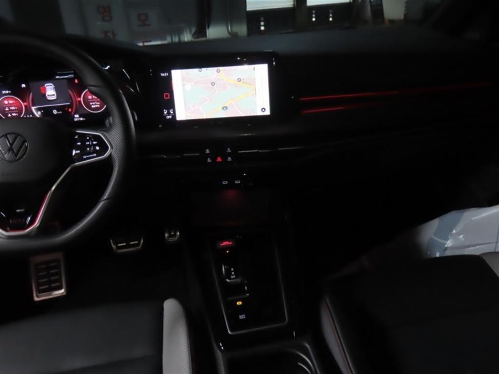 폭스바겐 골프 골프 8세대 2.0 TDI 프레스티지 이미지 16
