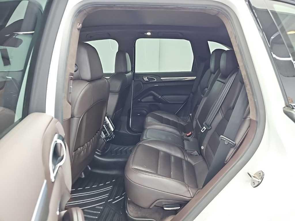 포르쉐 카이엔 뉴 카이엔 4.8 GTS 이미지 12