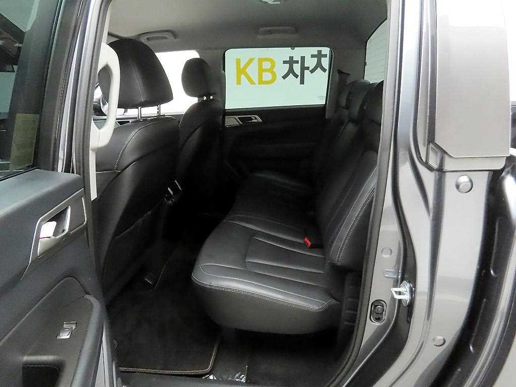 KG모빌리티(쌍용) 렉스턴 렉스턴 스포츠 4WD 디젤 2.2 어드벤처 이미지 14