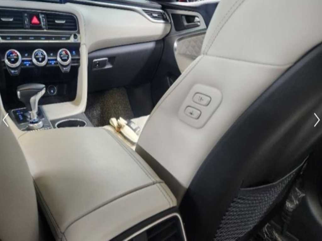 제네시스 G70 더 뉴 G70 가솔린 2.0T 4WD 스포츠 패키지 이미지 8