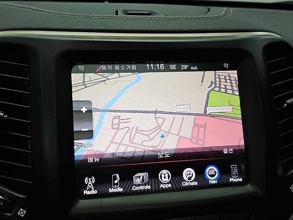 지프 체로키 체로키(KL) 2.0 디젤 론지튜드 AWD 이미지 14