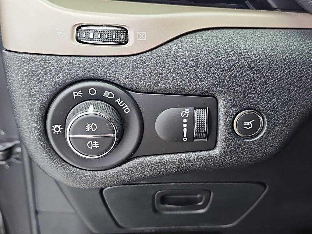 지프 체로키 체로키(KL) 2.0 디젤 론지튜드 AWD 이미지 18
