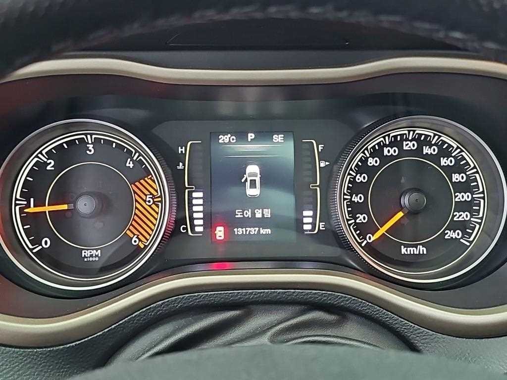 지프 체로키 체로키(KL) 2.0 디젤 론지튜드 AWD 이미지 6