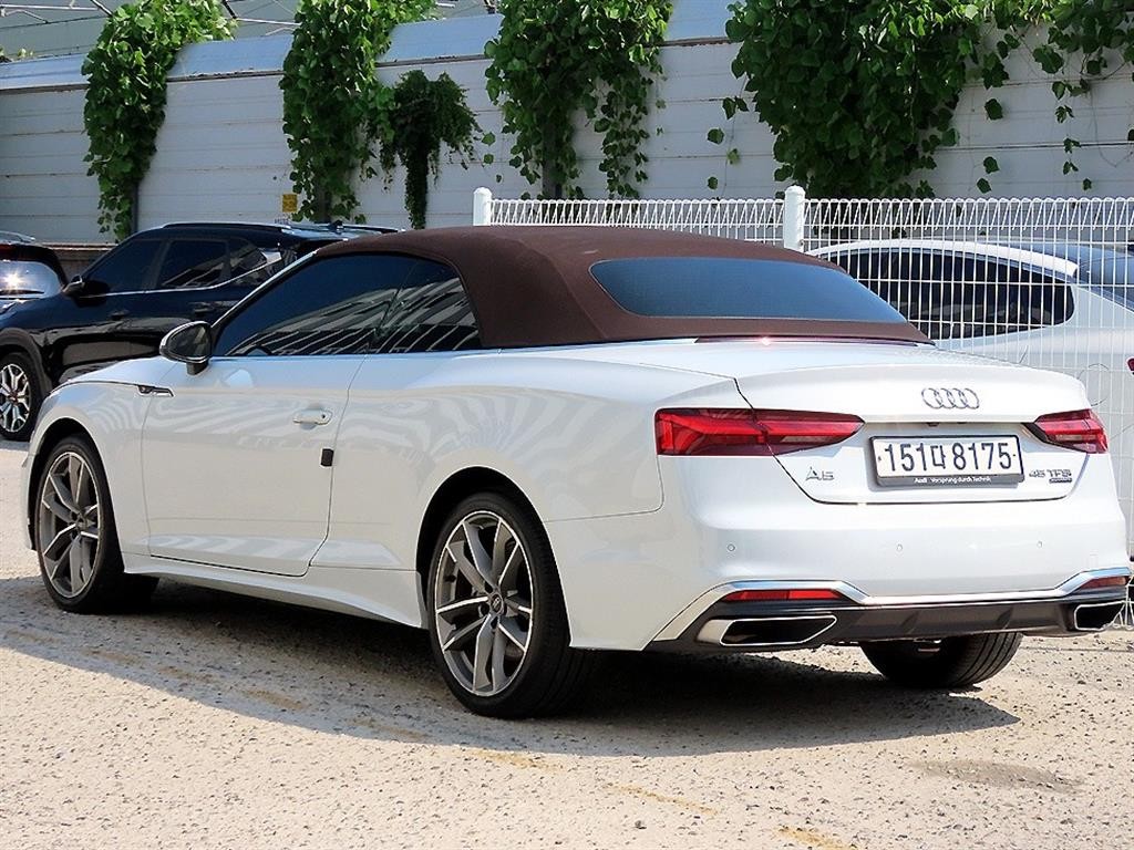 아우디 A5 A5 (F5) 45 TFSI 콰트로 프리미엄 카브리올레 이미지 3