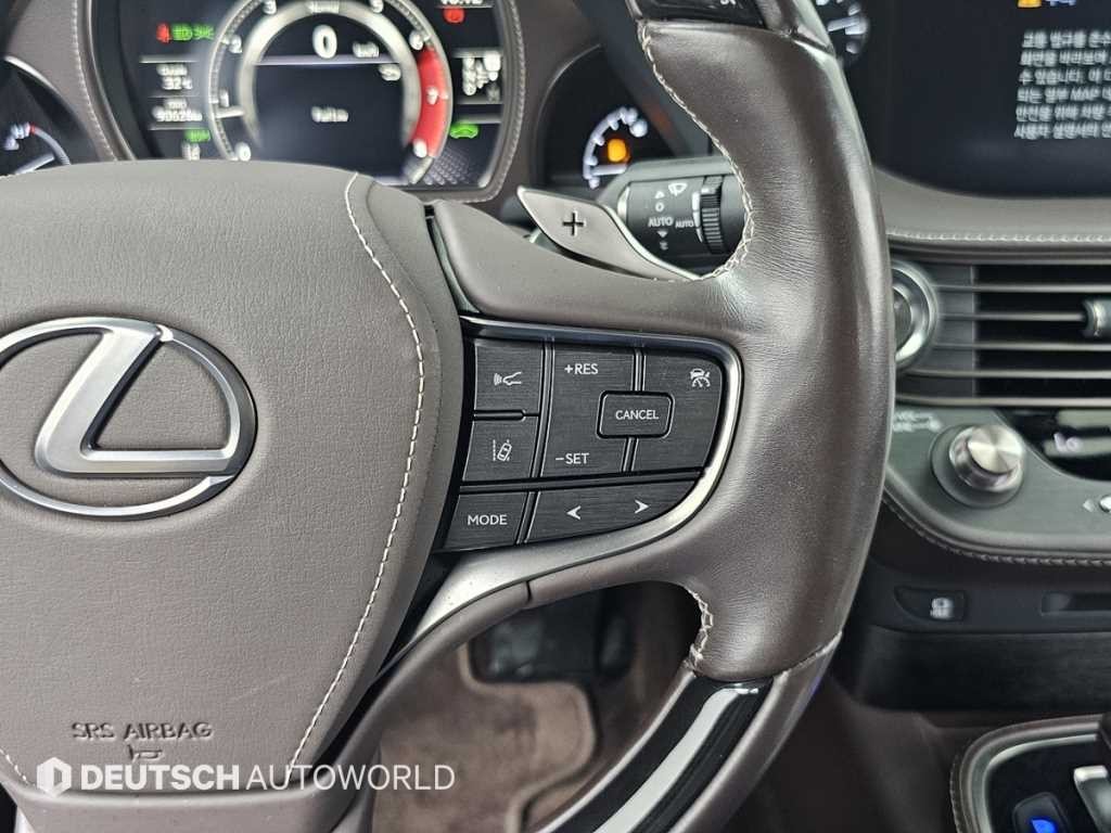 렉서스 LS LS500 3.5 플래티넘 AWD 이미지 17