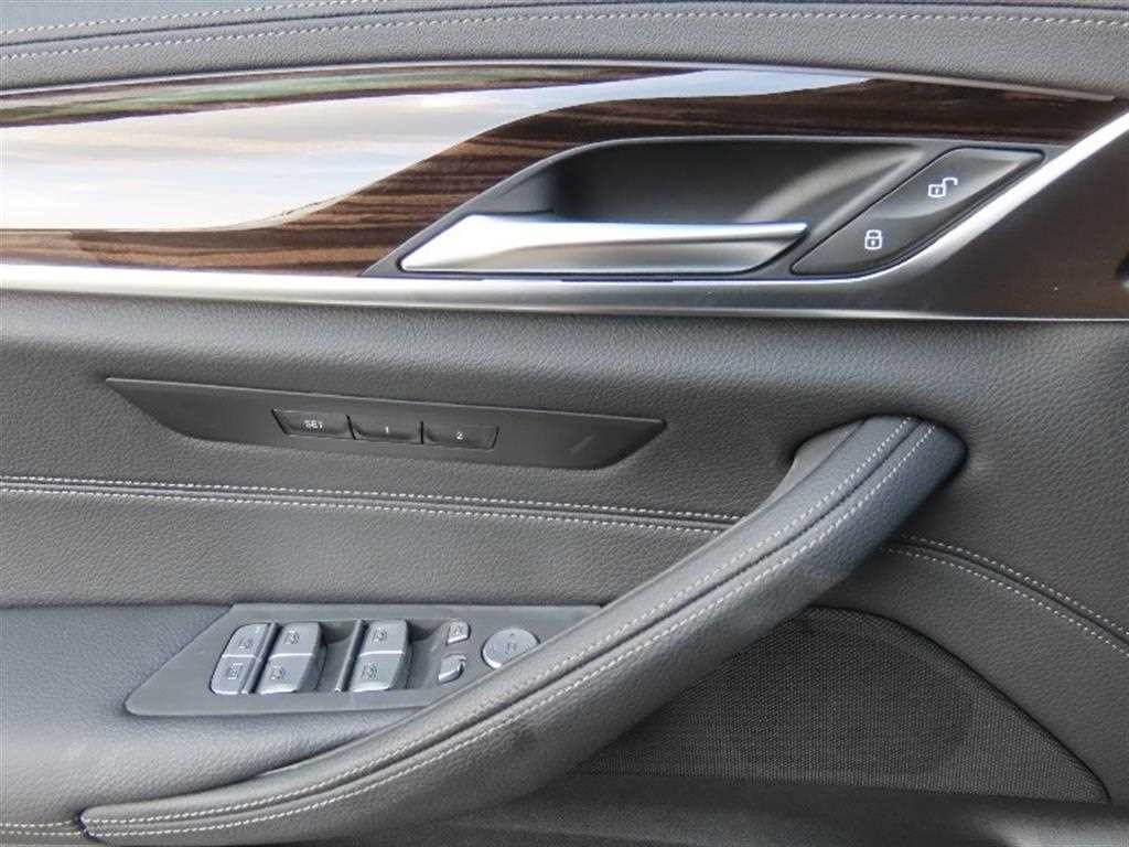 BMW 5시리즈 5시리즈 (G30) 520i M 스포츠 이미지 12