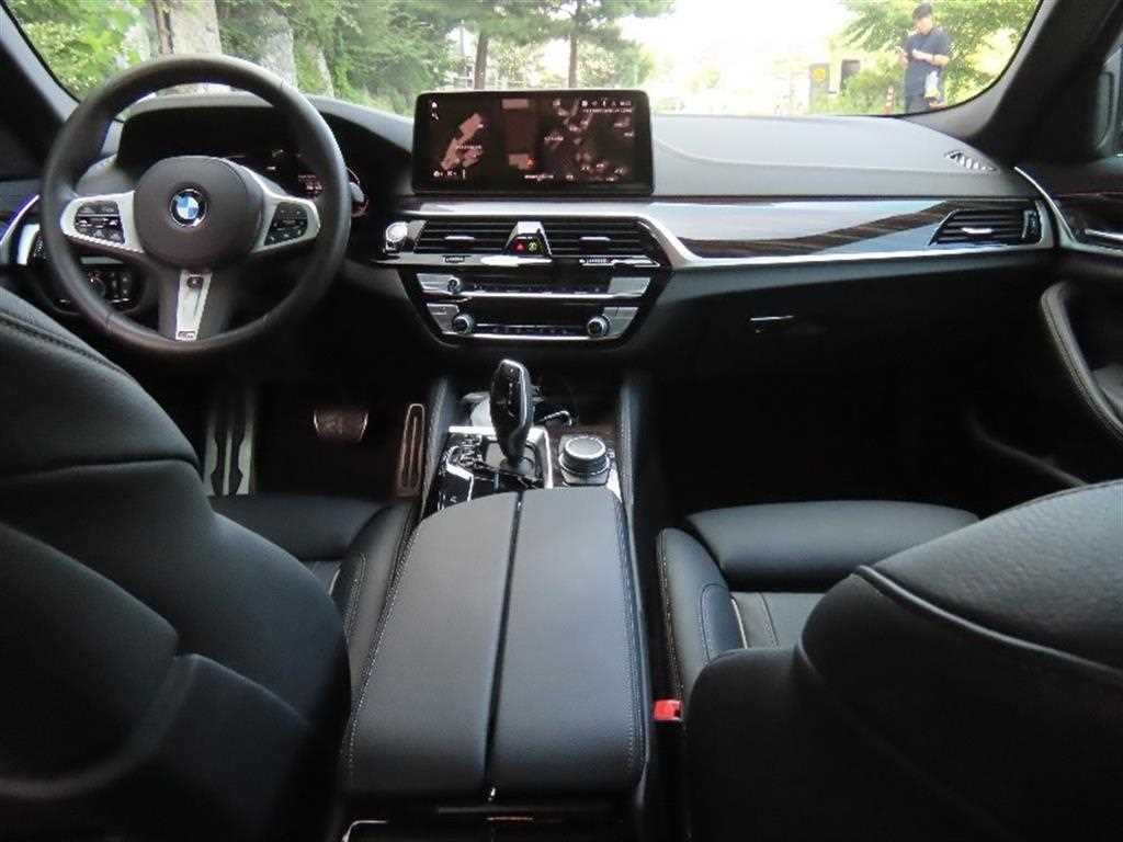 BMW 5시리즈 5시리즈 (G30) 520i M 스포츠 이미지 15