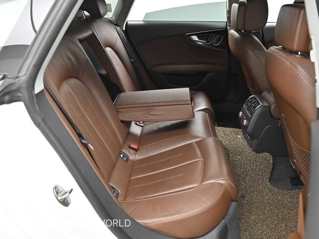 아우디 A7 45 TDI 콰트로 이미지 12