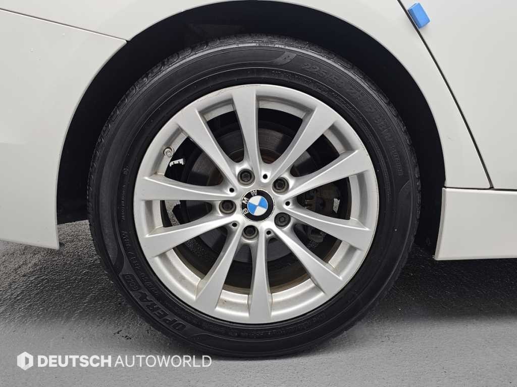 BMW 3시리즈 3시리즈 (F30) 320d 이미지 5