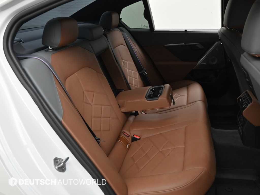 BMW 5시리즈 5시리즈 (G60) 530i xDrive M 스포츠 프로 스페셜 에디션 이미지 12